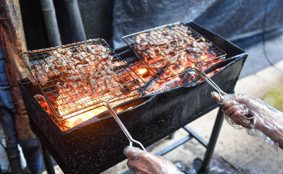 Hanoï se découvre aussi à table