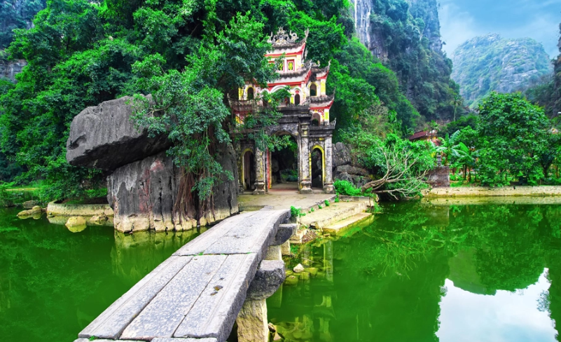 Bich Dong, une pagode construite dans la montagne