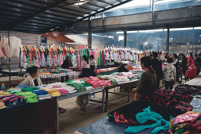 Découvrir le marché dominical de Meo Vac