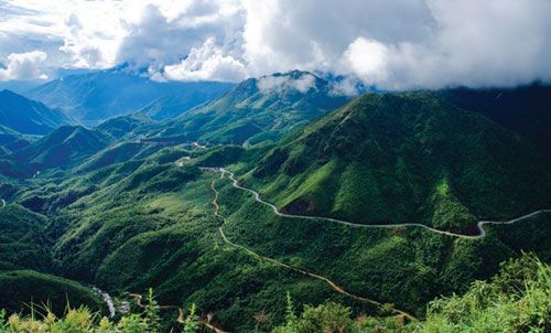 Admirer les panoramas sur la chaîne de Hoang Lien Son