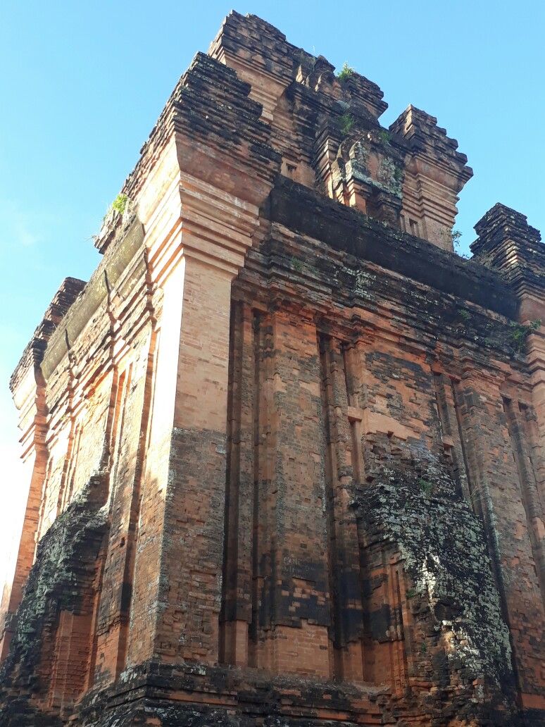 Visiter la tour cham de Nhan
